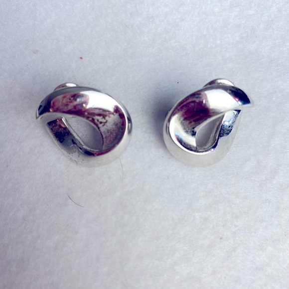 Monet Elegant Clip On Silver tone Twist Earrings - Picture 1 of 9